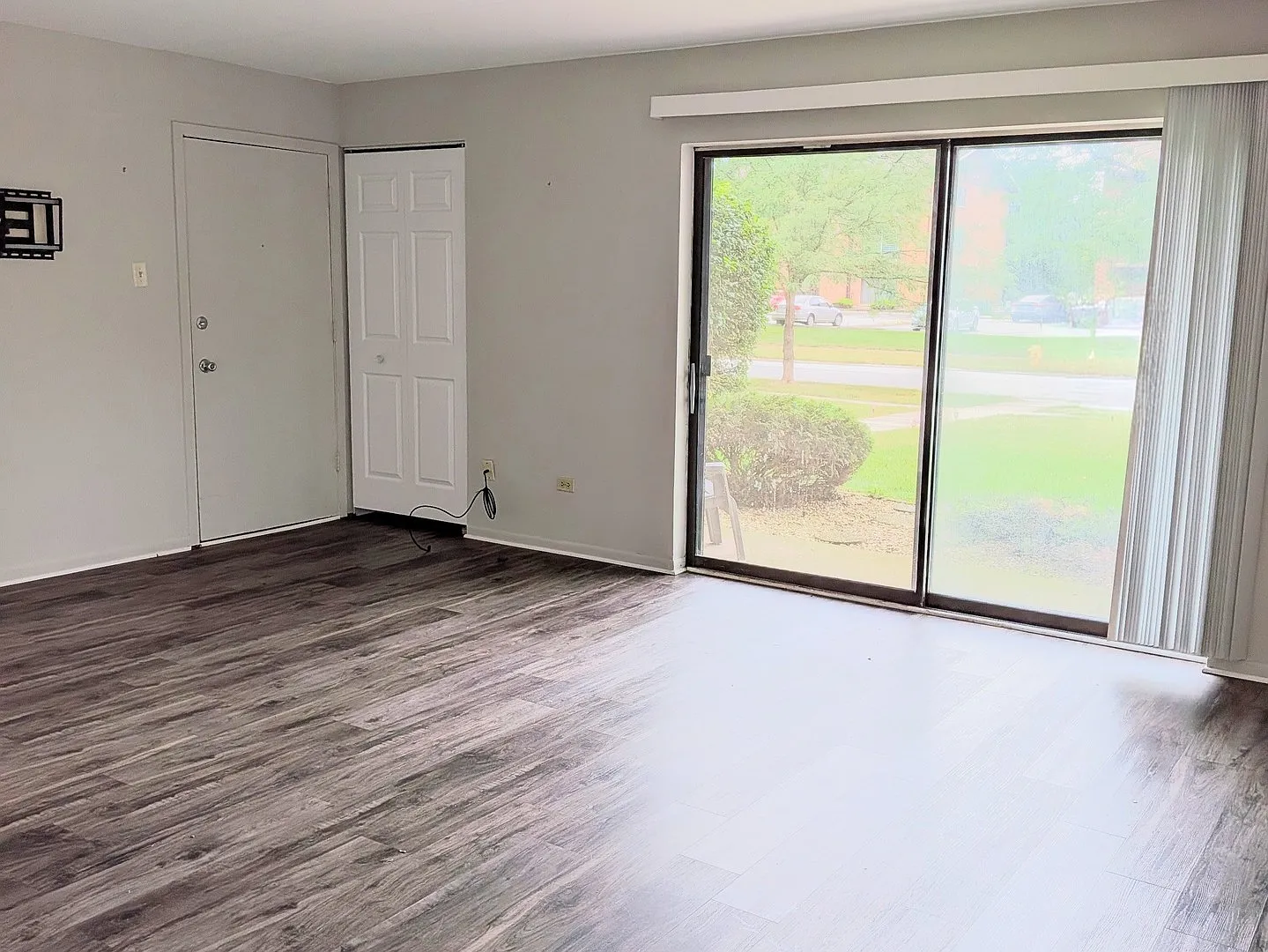 1 bed, 950 sqft, $1,650 — Photo 2