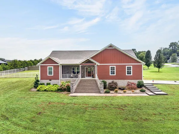 1700 Eagle Landing Dr, Cookeville, TN 38506