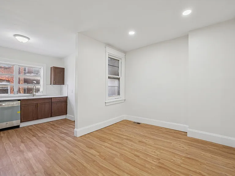 1623 S Lindenwood St — Photo 18