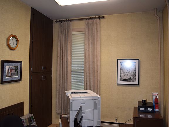 4th image of 410 W Mahoning St