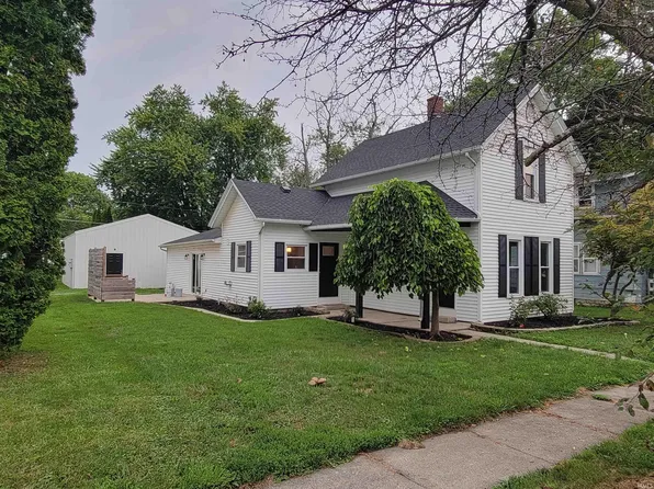 706 S Walsh St, Garrett, IN 46738