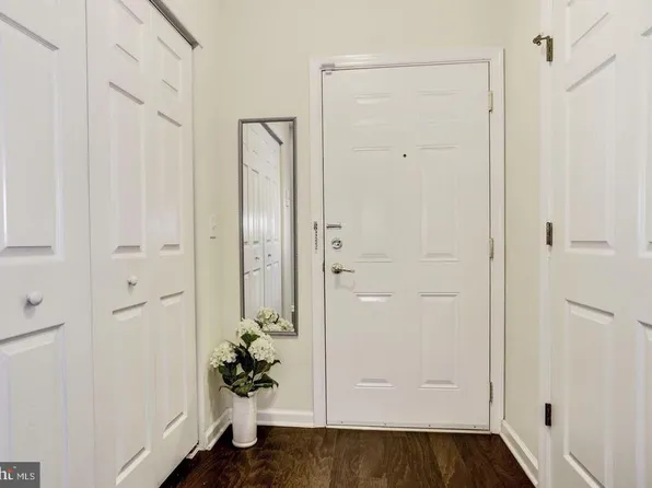 223 Breeders Cup Dr, Cherry Hill, NJ 08002