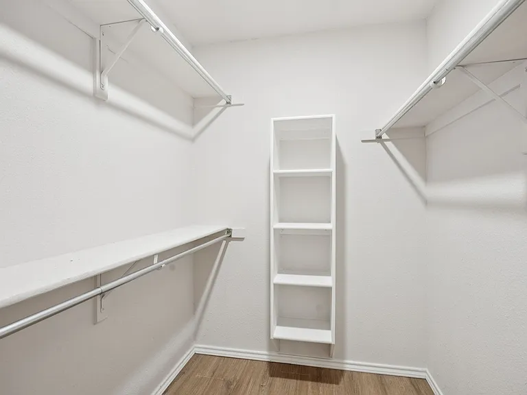 1823 Dew Valley Dr — Photo 18