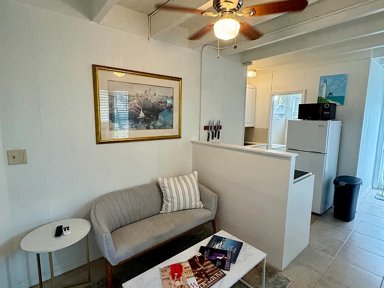 222 Australian Ave #7 — Photo 2