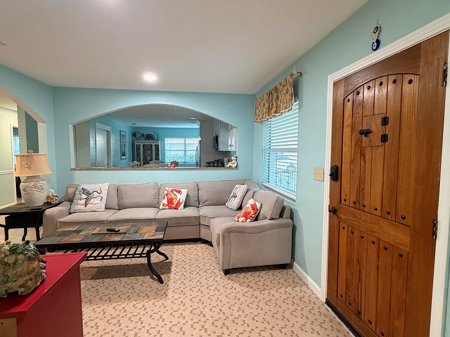 3 bed, 1599 sqft, $3,200 — Photo 2
