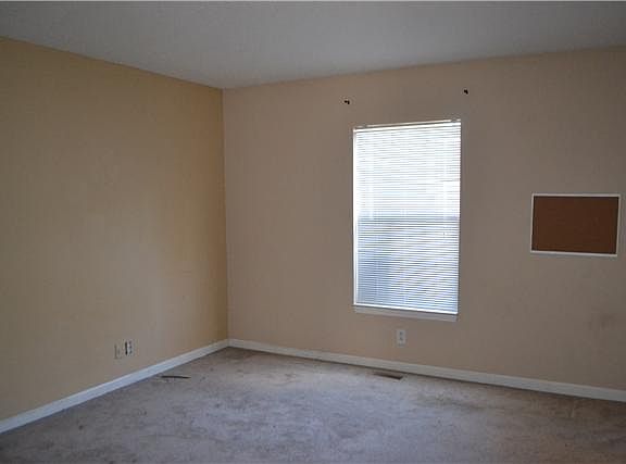 3rd image of 59 Grassmire Dr