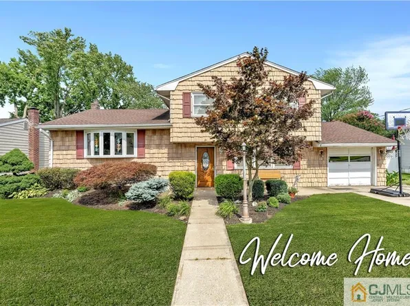 864 Terrace Ave, Woodbridge, NJ 07095