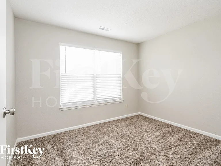 8145 Maple Stream Ln — Photo 13