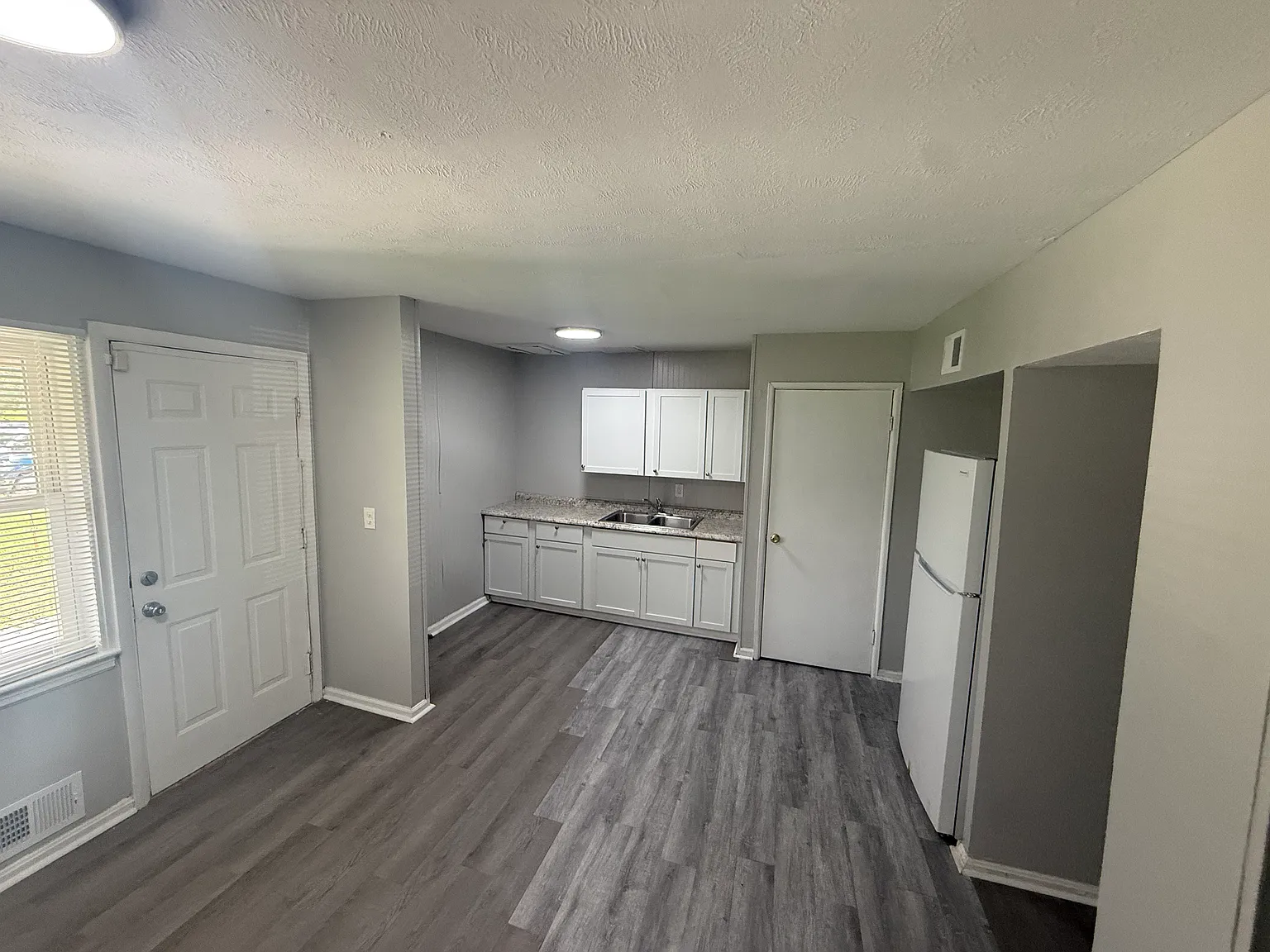 3413 Chauncey Ave — Photo 4