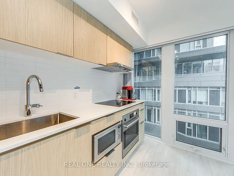 60 Shuter St #303 — Photo 5
