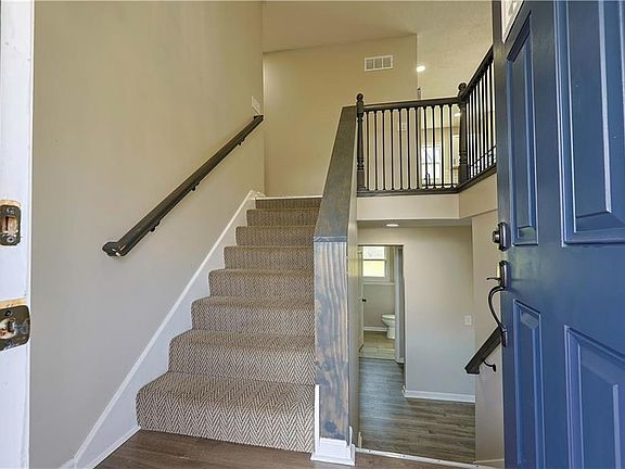 5th image of 525 N Stevenson St