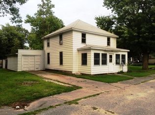 507 George St, North Judson, IN 46366