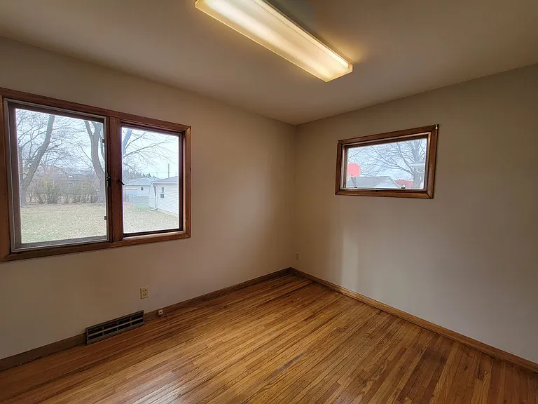 2023 Valley Park Dr — Photo 9