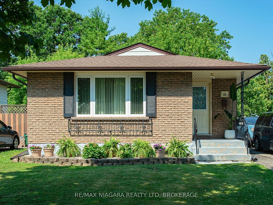 1st image of 38 Roehampton Ave