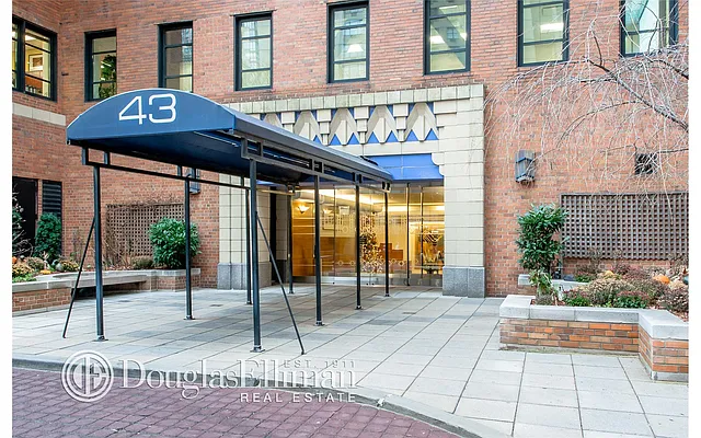Rented by Douglas Elliman | media 23