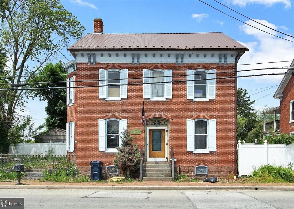 1st image of 200 Harrisburg St
