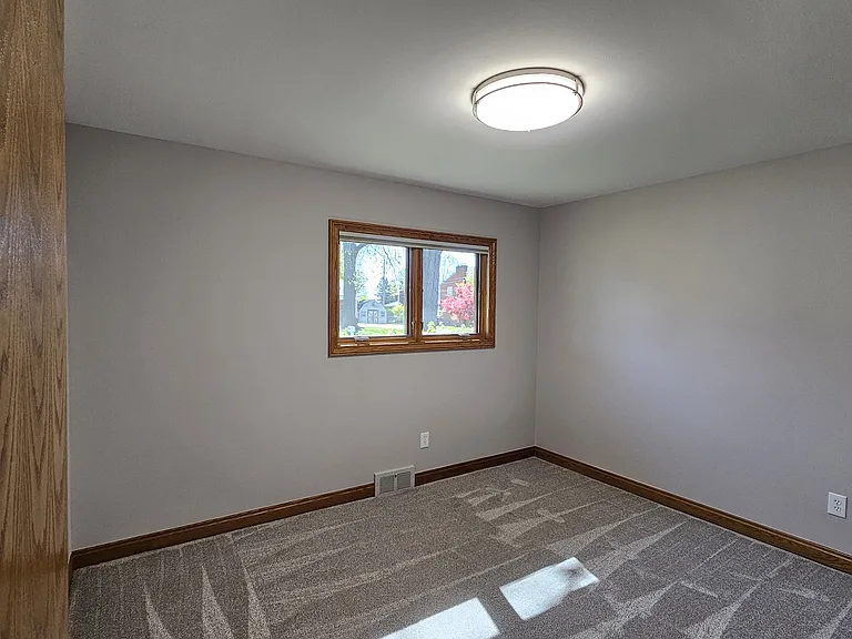 55143 Monroe Dr — Photo 12