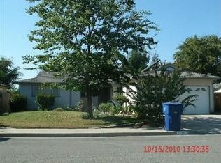 2288 Ezie Ave, Clovis, CA 93611