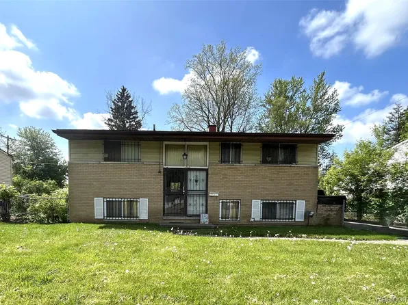 1263 Flamingo Dr, Mount Morris, MI 48458