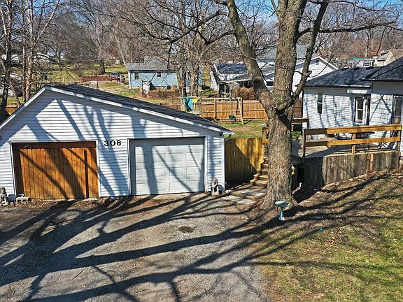 3rd image of 308 King St