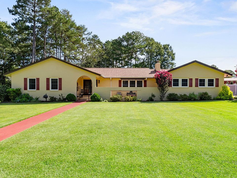 1st image of 303 Cool Springs Dr