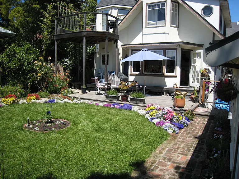 920 Ensenada Ave — Photo 2