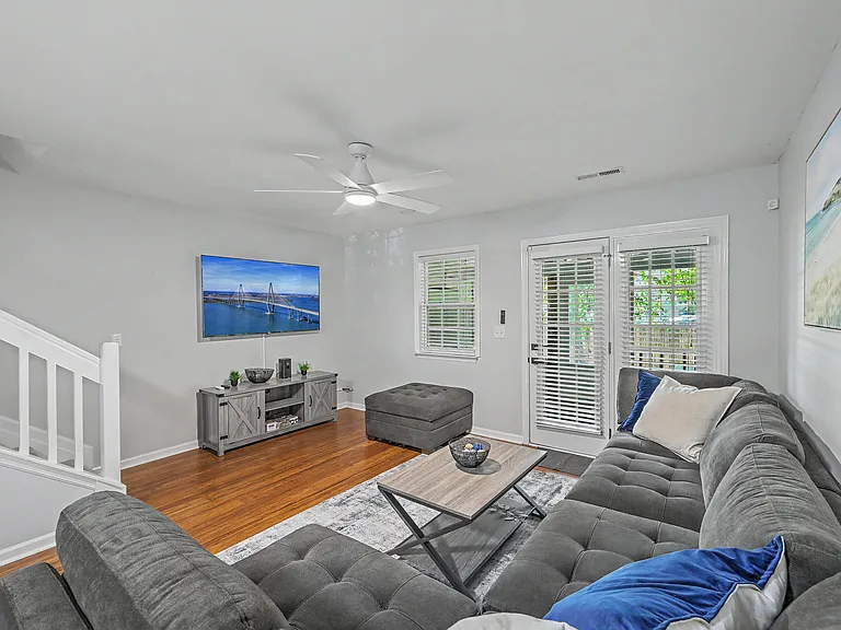 549 Tayrn Dr — Photo 9