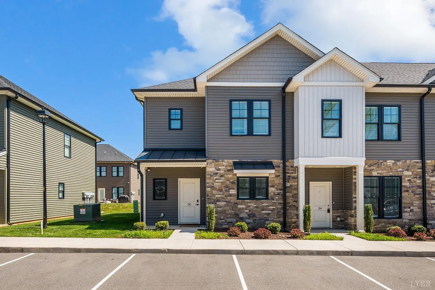 30 Cuddington Ln photo 1