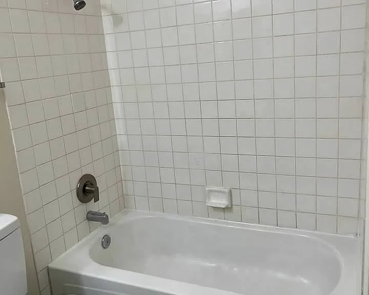 2121 Chertsey Dr #D — Photo 28