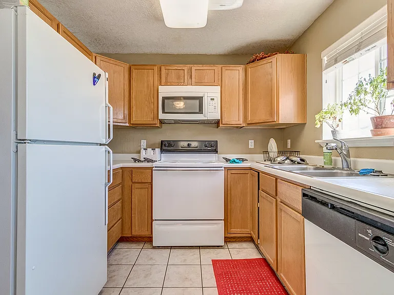 602 N 800 E #201 — Photo 2