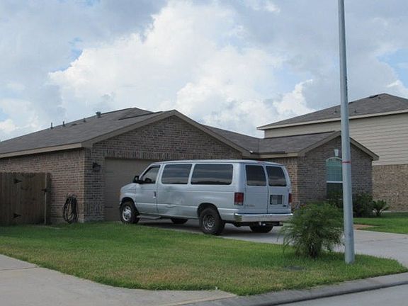 3rd image of 8806 Nicoli Creek Dr