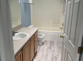 16878 Farmington Rd #44, Livonia, MI 48154