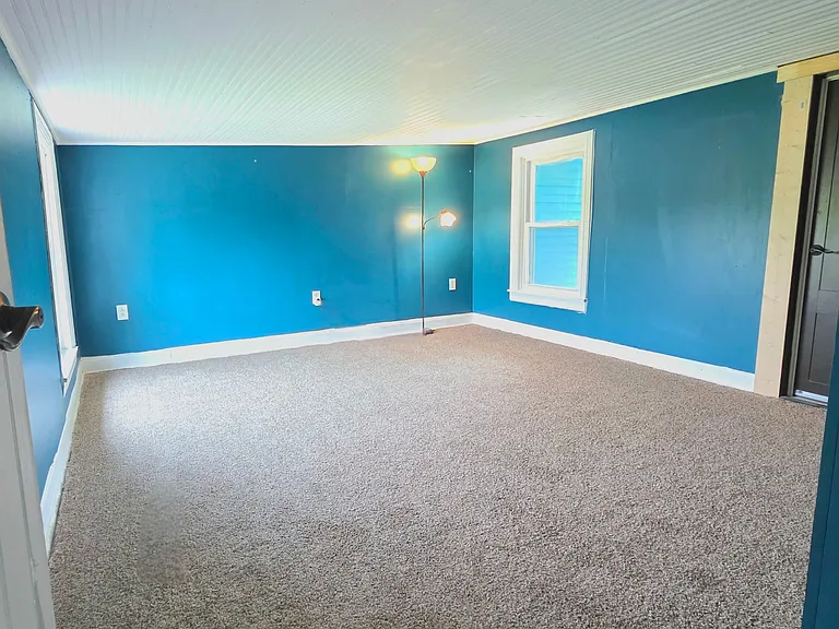 895 Center Rd — Photo 12