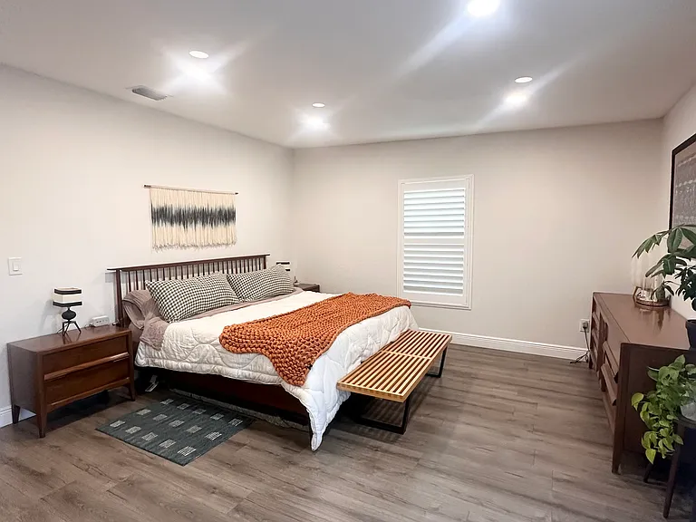 210 W Lambright St — Photo 16