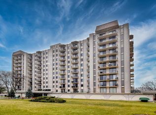 190 S Wood Dale Rd APT 902, Wood Dale, IL 60191