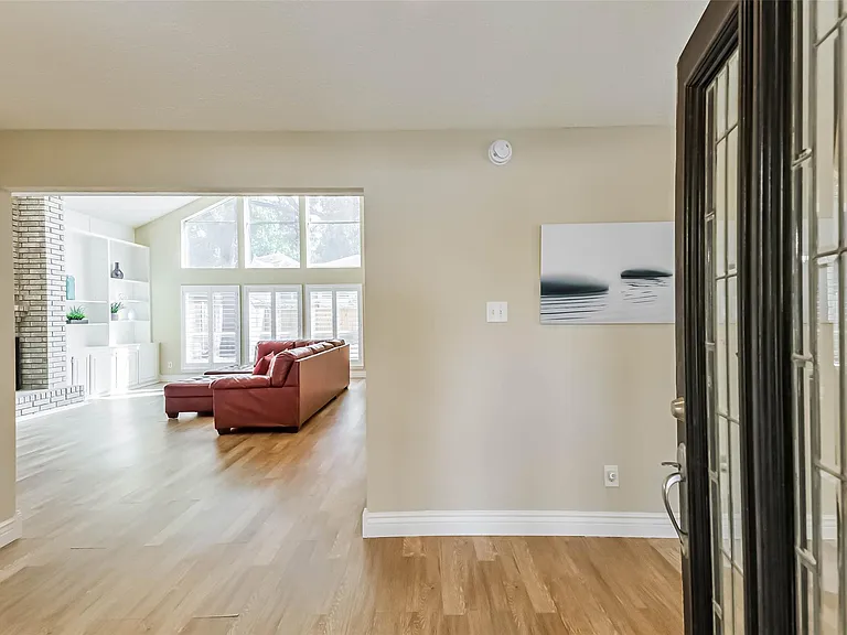 3911 Cherry Forest Dr — Photo 4