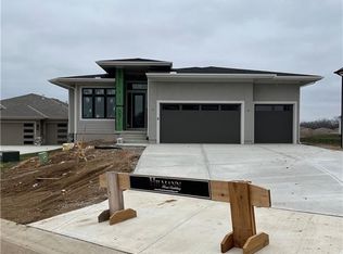 22164 W 94th Ter, Lenexa, KS 66220