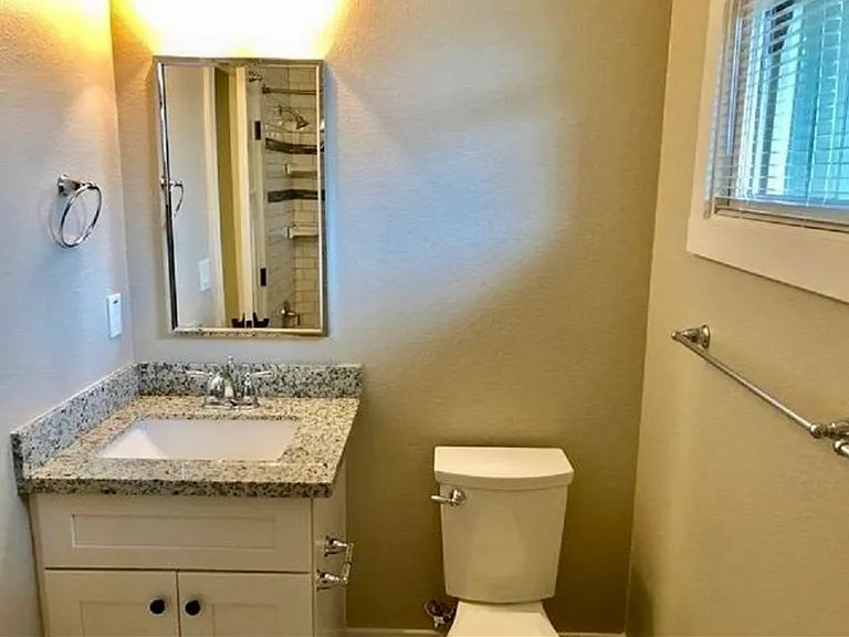 1713 G St #2 — Photo 3