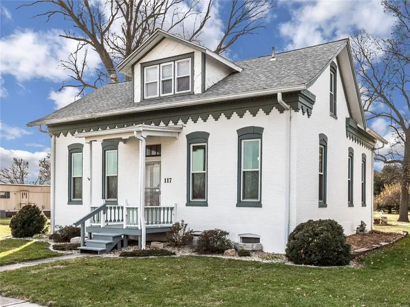 117 S Douglas St, Saint Jacob, IL 62281