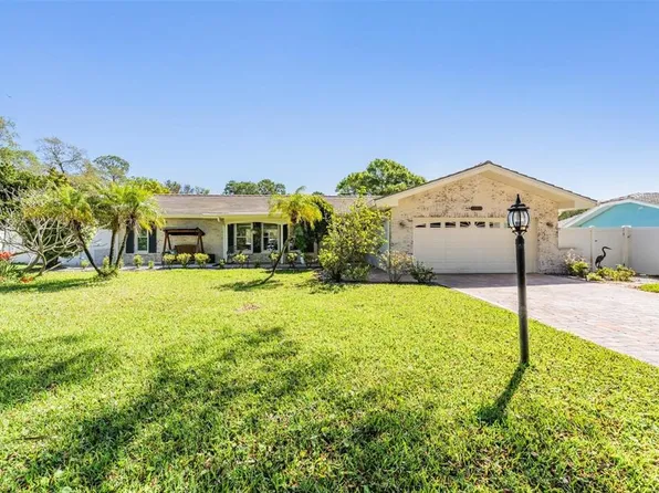 1001 Grovewood Ct, Clearwater, FL 33764