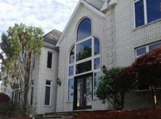 9 Old Farm Rd, Woburn, MA 01801