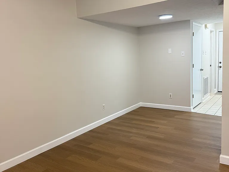 10425 Victoria Dr #1-3 — Photo 3