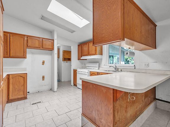 5th image of 2380 Ramirez Ln