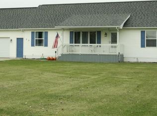 75 Ferguson Ln, Peck, MI 48466