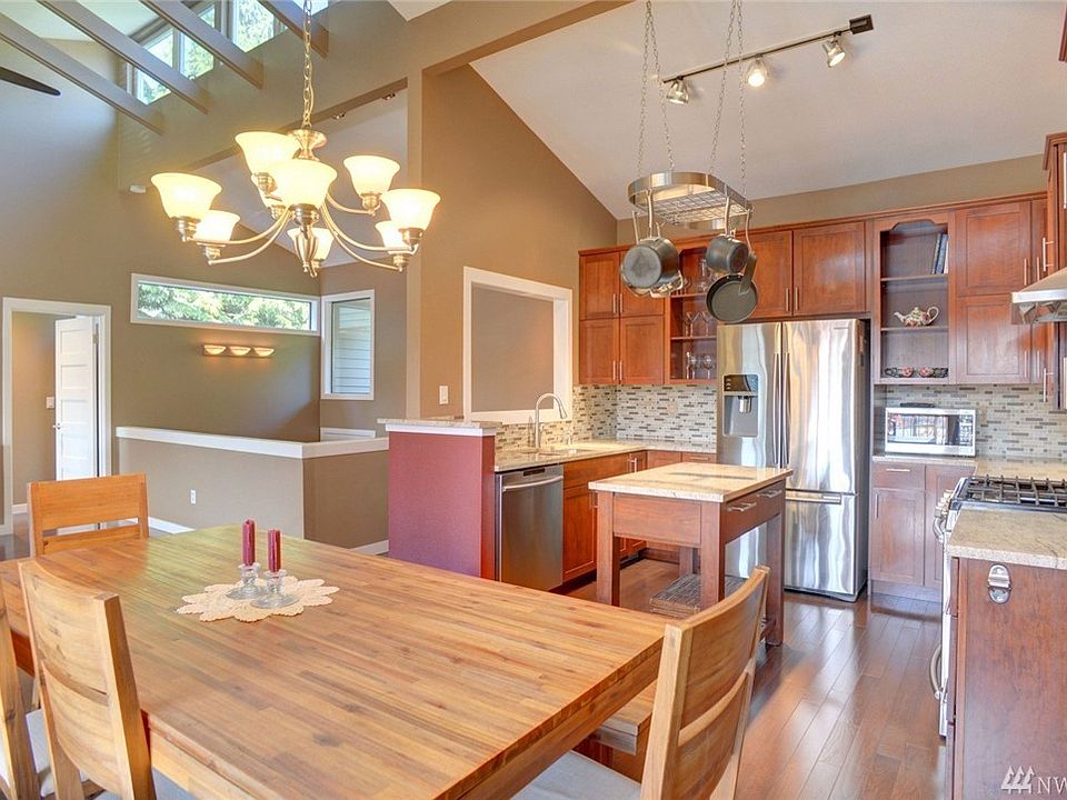 1st image of 10028 NE 115th Ln