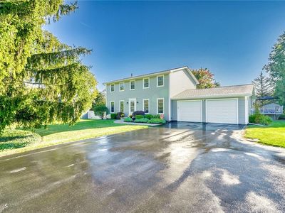 6215 Buckskin Dr, Farmington, NY, 14425