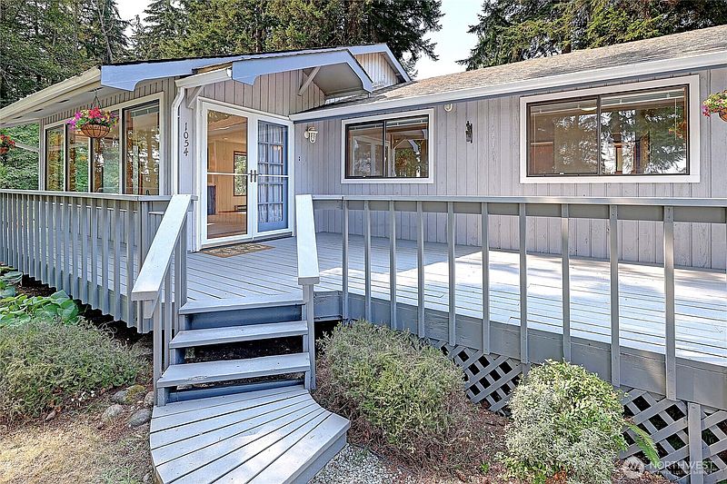 3rd image of 1054 Michael Way