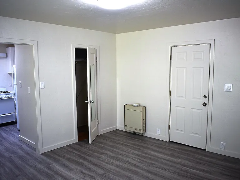110 Camino Del Sol #B — Photo 2