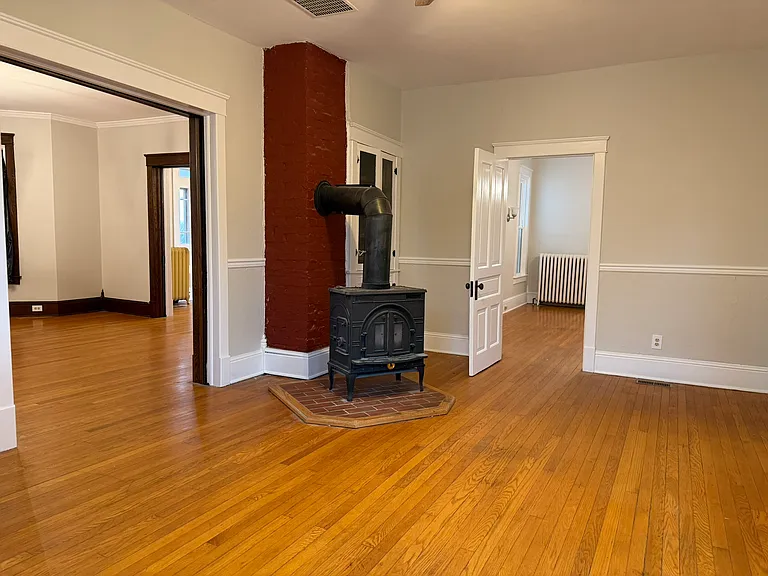 2320 Rock Spring Rd — Photo 14
