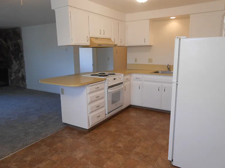 1244 NE 4th St #9 — Photo 7